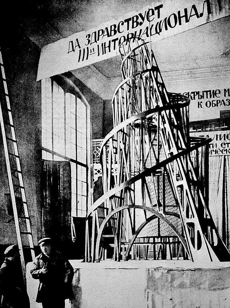 Tatlin Kulesi, Üçüncü Enternasyonal Anıtı, 1919. Fotoğraf: Nikolai Punin 