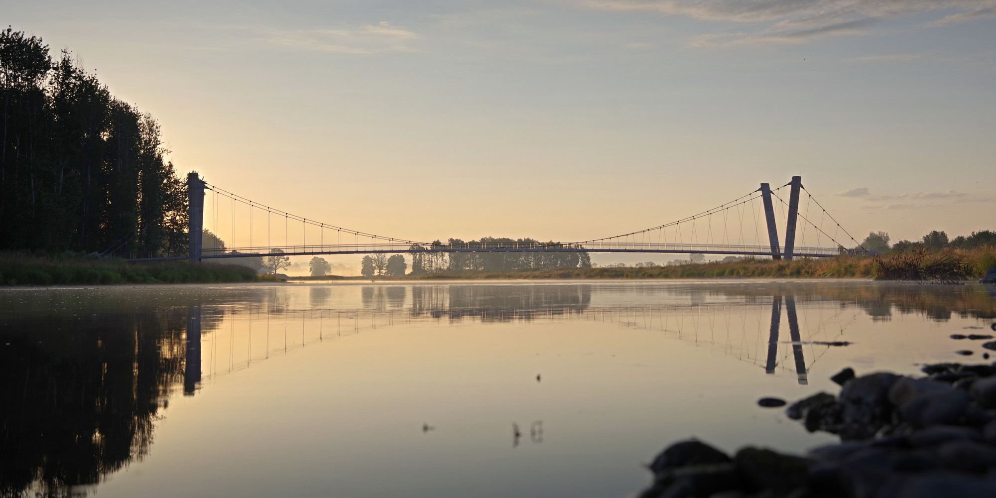 Becva River Bridge'da gün batımı. 